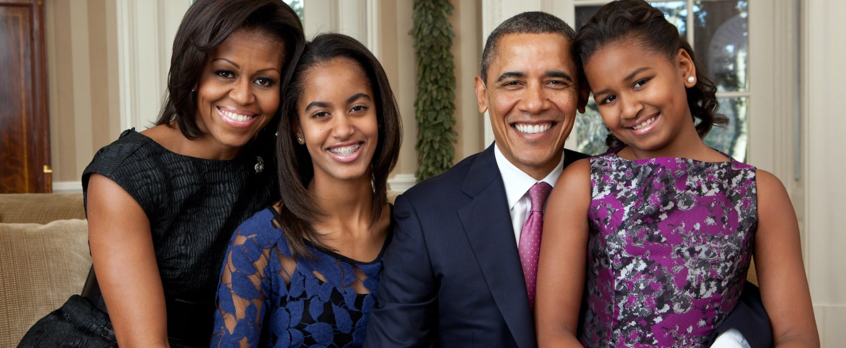 Barack And Michelle Obama With Daughters Malia And Sasha